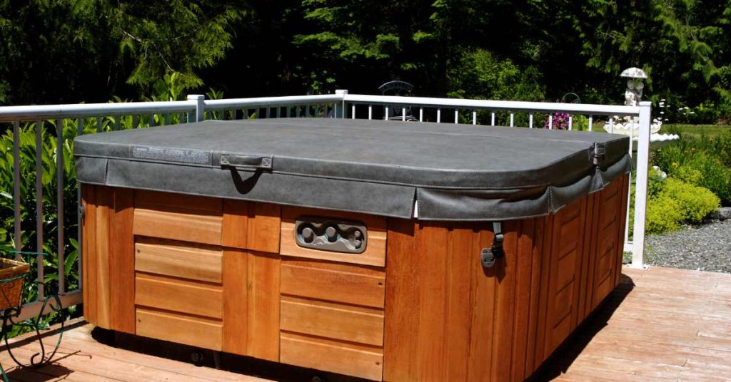 insulated-hot-tub-cover-energy-efficient